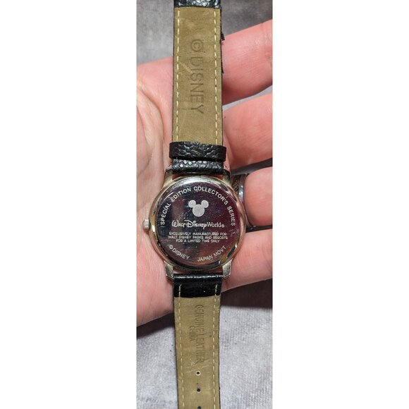 Special Edition Mickey Christmas Watch main image 5
